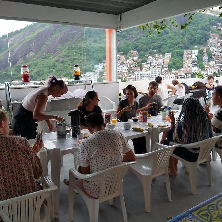 ريو دي جانيرو Walk On The Favela Hostel المظهر الخارجي الصورة
